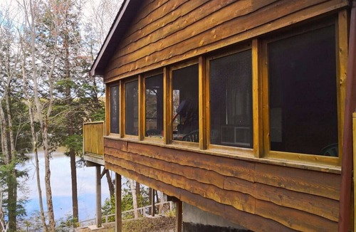 Seguin Cabin | Superior Three-Bedroom Cottage