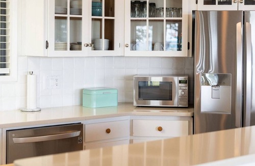 Tofino House | Surfside Lodge-N Chesterman Beach, Views, Sauna, Hot Tub