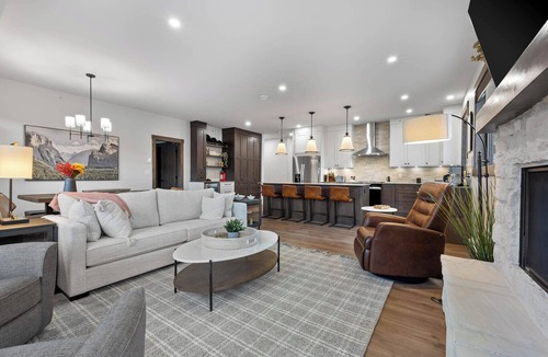 Kamloops House | Switchback Creek Two - 12 : Stunning, New 3BDRM/2BATH Townhome. Private H/T.