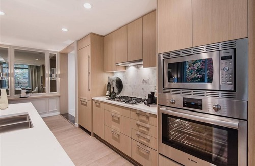 West Side House | t Vancouver (UBC) one bed room in luxury house B
