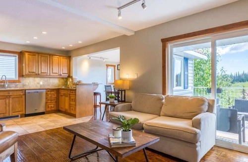 Silver Star Mountain Ski Chalet | The Alpine | No Service Fees | Ski-In & Ski-out