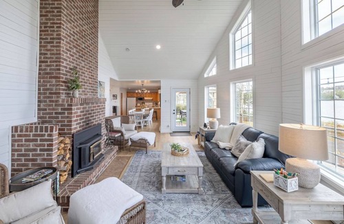 Brigus Junction Cottage | The Bluebird Cottage Lake Front 4Bdrms