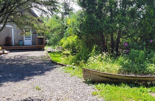 L'Etete Cottage | The Boathouse overlooking Green's Point Lighthouse and Passamaquoddy Bay