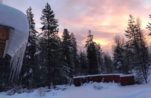Beaverdell Cabin | The Bunk House