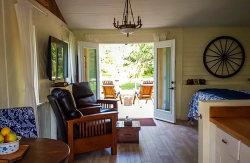 West Lincoln House | The Carriage House @ Mingle Hill