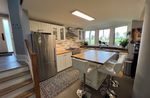Grey Highlands House | The Castle - 4-bedroom house with AC, WiFi in Grey County