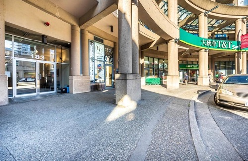 Chinatown Apartment | The City Experience, Walk to Gastown and Transit