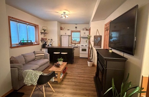 Fall River Cabin | The Cozy Cabin Nook - Heart of Fall River