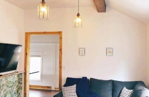 Crystal Beach House | The Crystal Breeze Cottage *Now with A/C for 2023