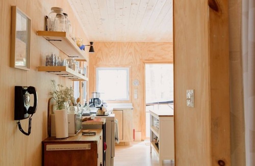 Lyndhurst Cottage | The Dance Hall Cottage on Charleston Lake