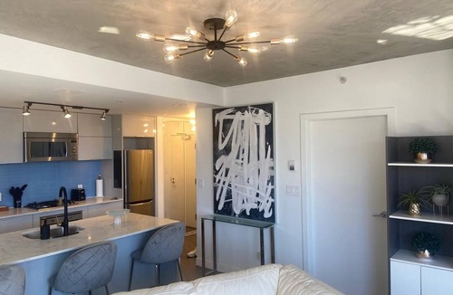 Gastown Apartment | The Executive at Woodward's - Downtown Vancouver + Parking Included