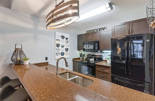 The Blue Mountains Apartment | The Fairway Nest with Hot Tub & Golf!