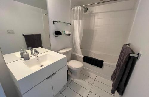 CityPlace Apartment | The MAJOR INTERNATIONAL SPORTING EVENT Fan Loft, Sleeps 7, Parking included