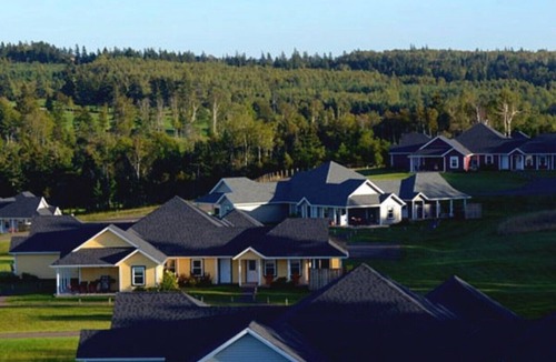 Stanley Bridge House | The Gables of PEI Resort: Deluxe King Condo
