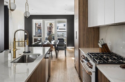 Wrigleyville Apartment | The Gilded Grid | Sleeps 8