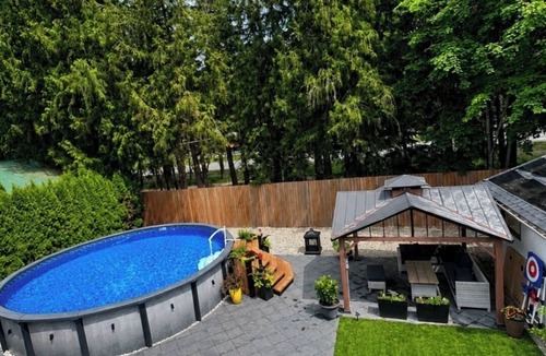 Sicamous House | THE HI-MARK HOUSE - Pool, Hot Tub, Bicycles