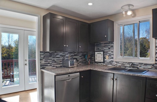 Georgian Bluffs House | The Hilltop Retreat- Walking distance to Lake Charles