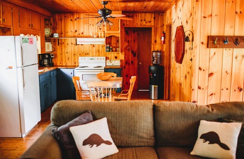 Tobermory Cottage | The Kickback Tobermory Waterfront Cottage with Beach