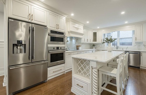 Kirkendall North House | The Kirkendall Mansion & Coach House - Luxury & Comfort 14 Bedroom 10 Washroom