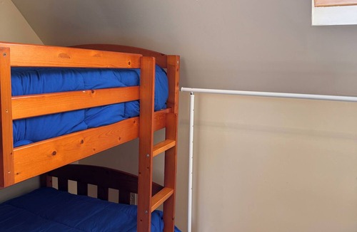 North Algona Wilberforce Cabin | The Loft at New Frontiers Retreat, group/large family lodge in country setting .