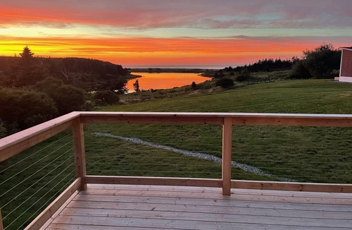 Colindale Cottage | The Lookout - Executive Class Mini Villa with Ocean Views and Swimming Beach