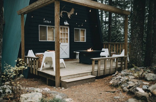 Sunshine Valley Cabin | The Moosewood - Sunshine Valley Retreat