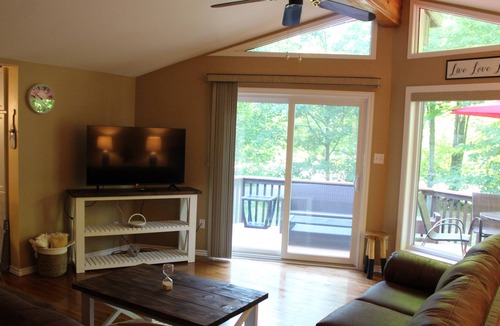 Lafontaine Cottage | The Nest - walking distance to the most beautiful beaches!