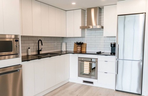 Downtown Kelowna Condo | The Peak View - Downtown