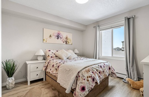 Okotoks Apartment | The Penthouse Private Balcony Fire Pit & BBQ