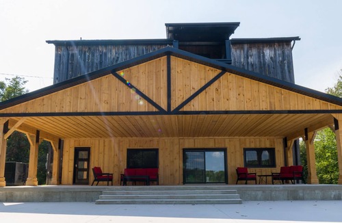 South Bruce House | The Post and Beam Riverside Retreat, 10 Bedrooms, Sleeps 20
