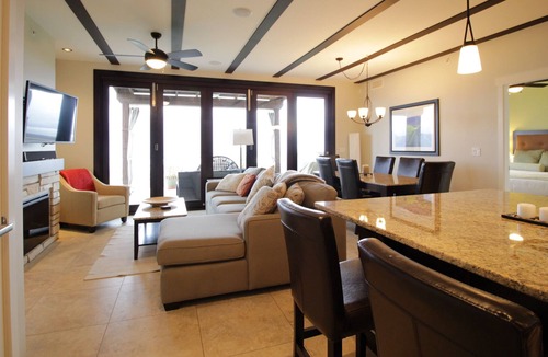 Osoyoos House | The Residences at Spirit Ridge (access to Pools) Monthly winter rental available