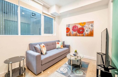 Downtown Toronto Hotel | The Roland - Peaceful 2BR Basement Suite Near Downtown Toronto