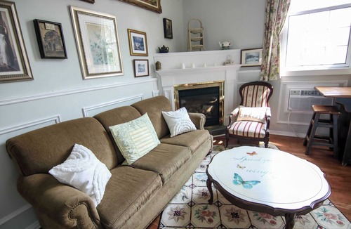 Bracebridge Apartment | The Royal Suite | The Jypsy Inn
