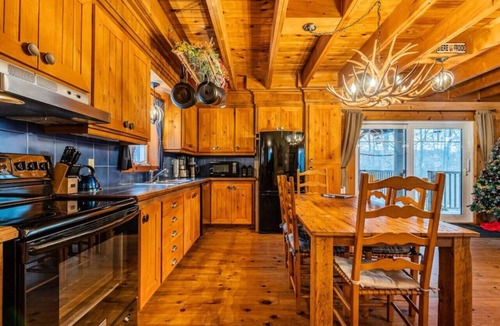 St-Adolphe-d'Howard Cabin | The Rustic - Nature retreat with Private SPA