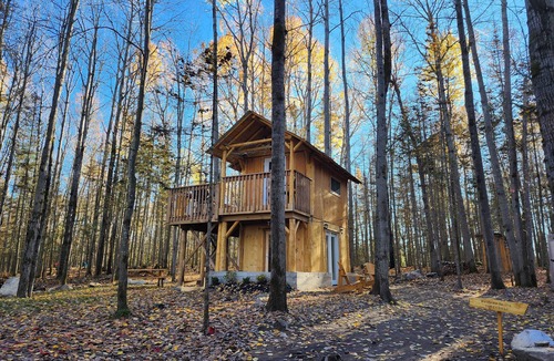 Corbeil Cabin | The Rustic Treehouse Hideaway-cozy treehouse retreat in Northern Ontario