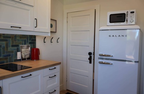 Victoria Villa | The Rustico Suite | 2-Bedroom Luxury with Private Kitchenette & Ensuites - Sleeps 4