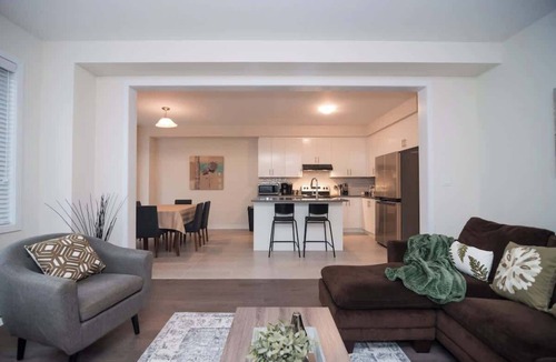 Thorold House | The Soilel Stay - Spacious 4Bed Home