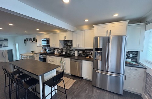 Cultus Lake House | "The Spot" – Cozy Cultus Lake House w/Patio & A/C