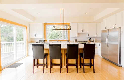 Stratford House | The Stratford Estate: Sauna & Private 15-Acre PEI Retreat close to Beach & Golf