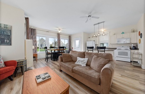 Cherry Valley House | The Warbler - 12 Meadowview
