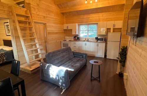 Seguin Cottage | This cottage is a 3 bedroom(s), 1 bathrooms, located in Parry Sound, , ON.