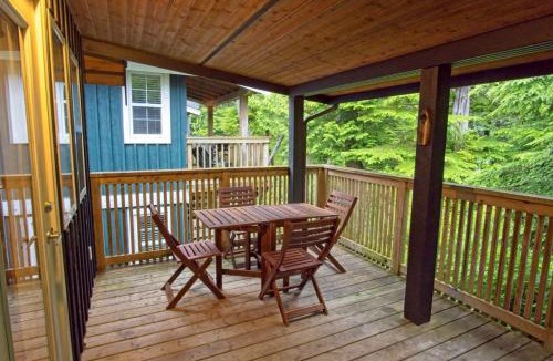 Ucluelet House | Tide and Trail- Cabin in Ucluelet