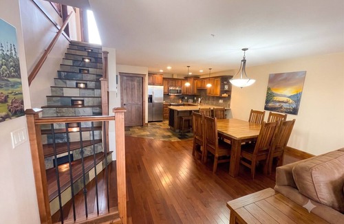East Kootenay Condo | TimberStone 25 - Golf - Ski - Hike - Chill - Private Hot Tub - Sleeps 11