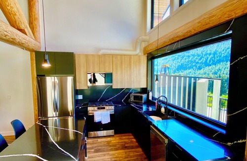 Hemlock Valley Cabin | Timberwolf A Cabin at Sasquatch Mountain *HOT TUB* GAMES ROOM*