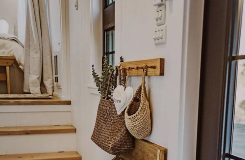 Bednesti House | Tiny House on the farm