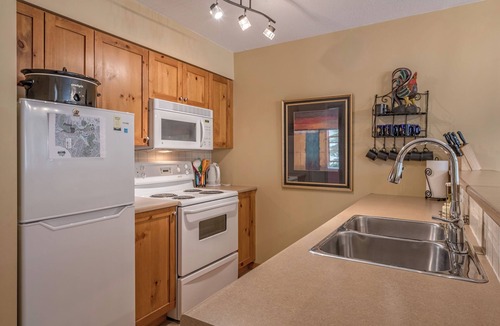 Silver Star Mountain Condo | Top-Floor Quiet Corner Creekside Condo - Mountain Views