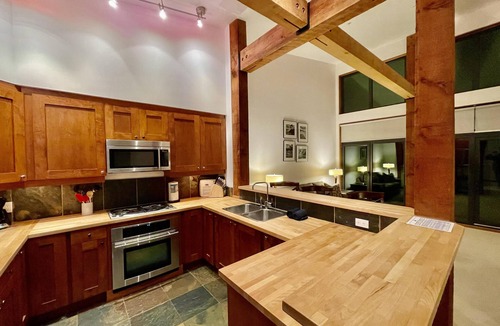 Ucluelet Condo | Top-floor villa with Pacific Ocean views. BBV