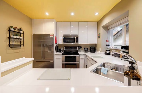 Upper Lonsdale House | Top-Rated 2BR Mountain View Suite — Modern, Quiet Escape Near Nature & City