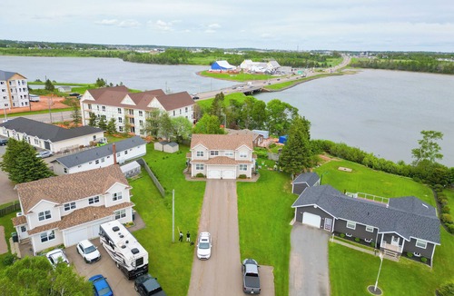 North River House | Tranquil riverside Abode