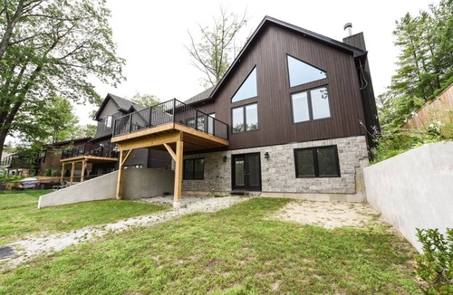 Wasaga Beach Villa | Tranquil Waterfront Villa